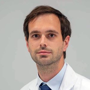 Portrait du Dr Benjamin PULIERO, chirurgie orthopédique membre inférieur au PSPM (cliniques Diaconat-Roosevelt et Diaconat-Fonderie, Mulhouse)